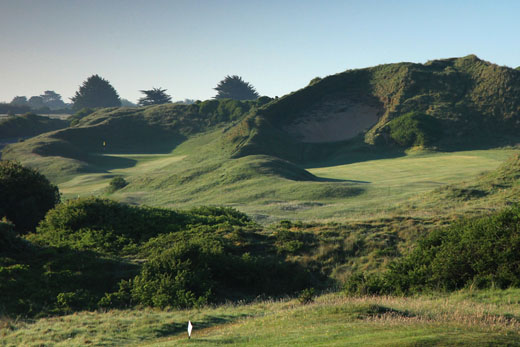 St Enodoc's par 4 6th with the "Himalayas" bunker