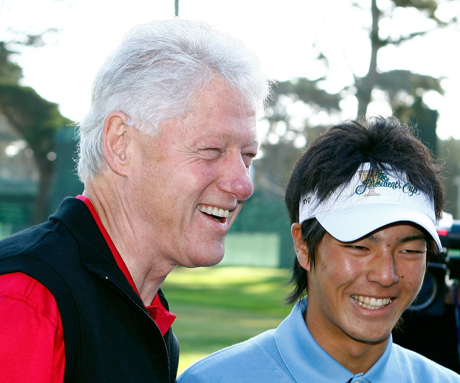 President Clinton with Ishikawa at the 2009 Presidents Cup
