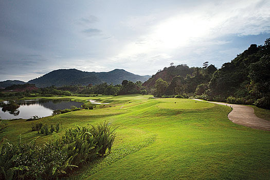 The water-laced 10th hole at Red Mountain Golf Club