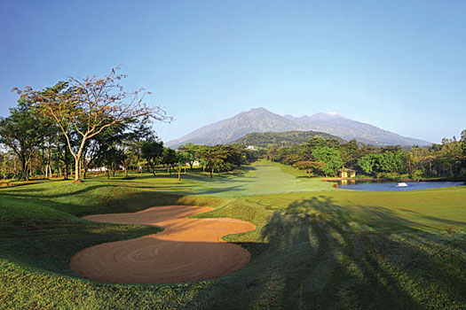 A view of the second and third holes at Taman Dayu