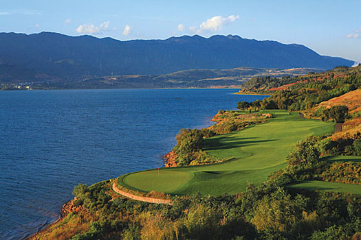 The ninth hole on the Lake Course at Spring City Lake and Golf Resort