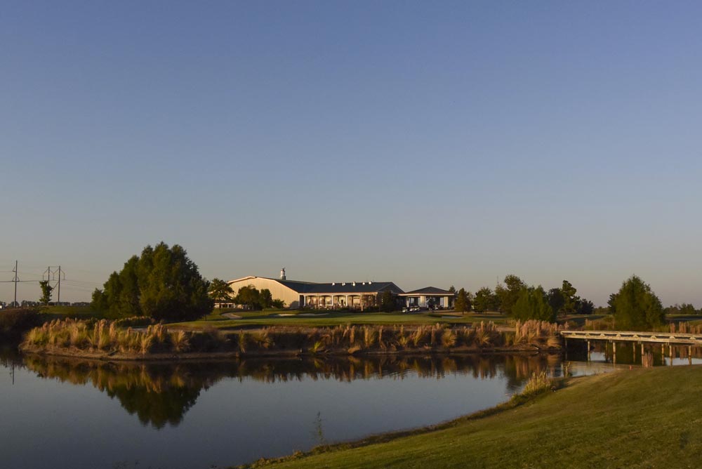 18th green and Clubhouse at Tunica National