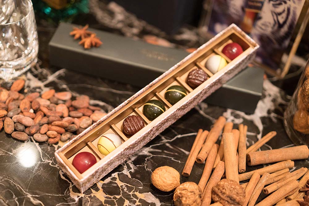 A total of eight freshly made, artisanal chocolates from four flavours have been curated by The Peninsula Hong Kong’s Executive Pastry Chef, Frank Haasnoot
