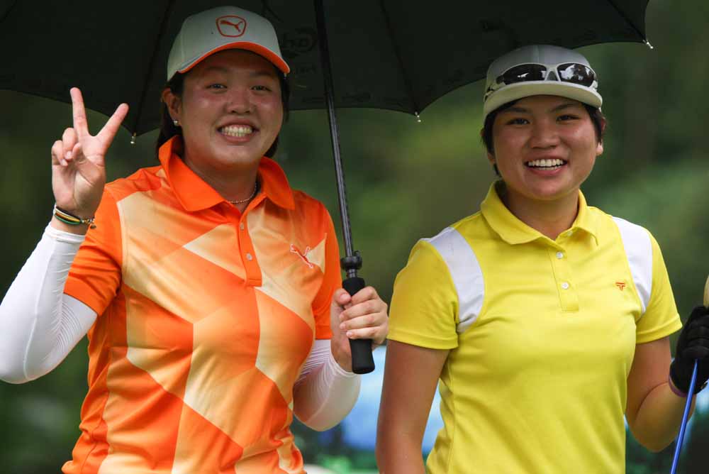 Yen-Ling Pan and Yu-Ning Huang of Chinese Taipei