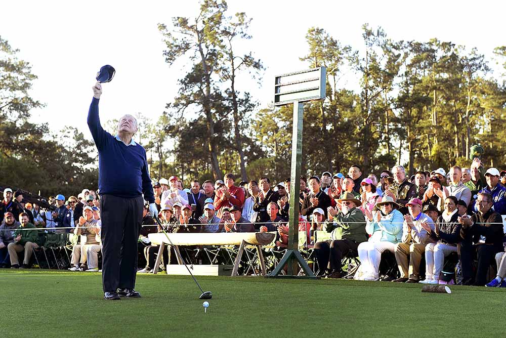 Masters champion Jack Nicklaus pays tribute to fellow champion Arnold Palmer during the honorary starter tradition