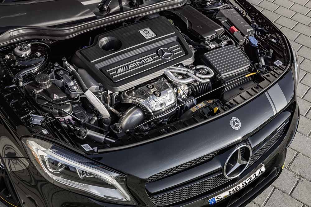 The extremely agile 2.0-litre four-cylinder turbo engine is a blend of thrilling performance and efficiency
