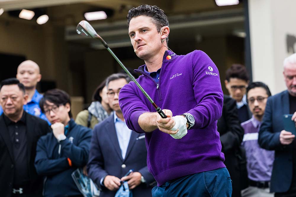Justin Rose demonstrates his short game technique