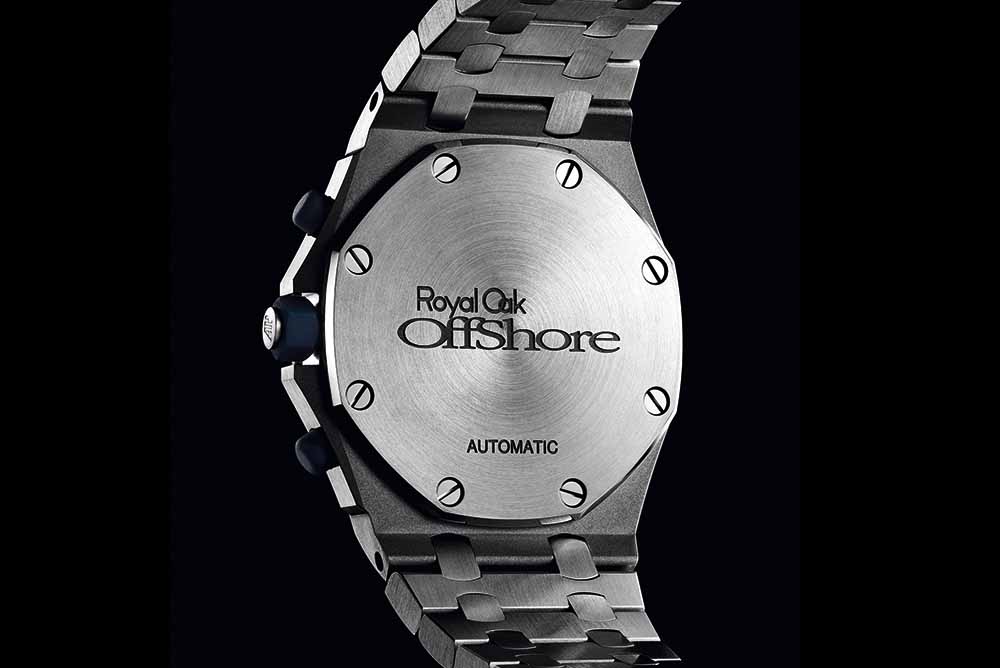 The caseback features an engraved “Royal Oak Offshore” logo in the centre with the word “AUTOMATIC” underneath