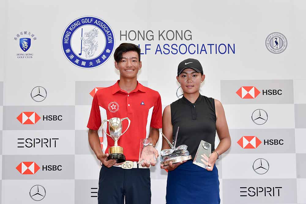 Kho and Li pose for photo with their trophies