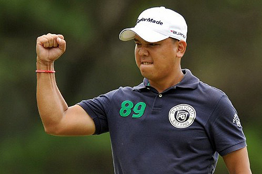 Local hero Lu Wei-chih pleased fans with opening 66