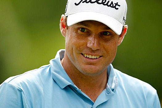 Nick Watney fires an eight-under par 64