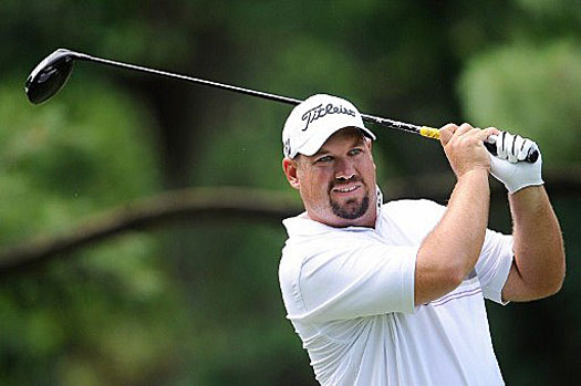 Zimbabwe's Brendon de Jonge seizes a one-stroke lead