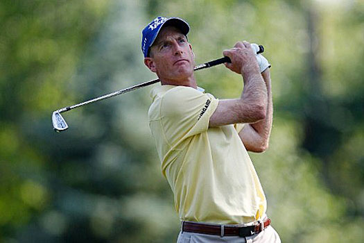 Jim Furyk forges a two-shot lead over Lee Slattery