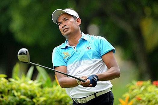 Thaworn Wiratchant takes a three-shot lead