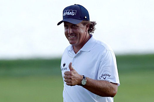 Phil Mickelson fires 10 birdies in an eight-under par 64