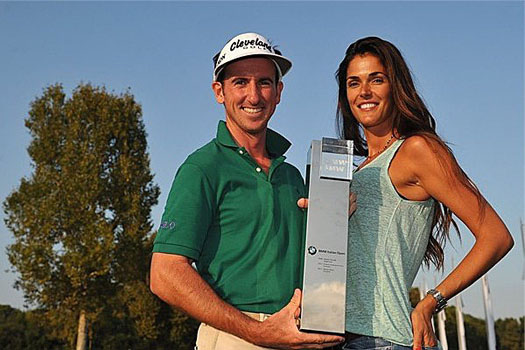 Gonzalo Fernandez-Castano celebrates with his wife Alicia