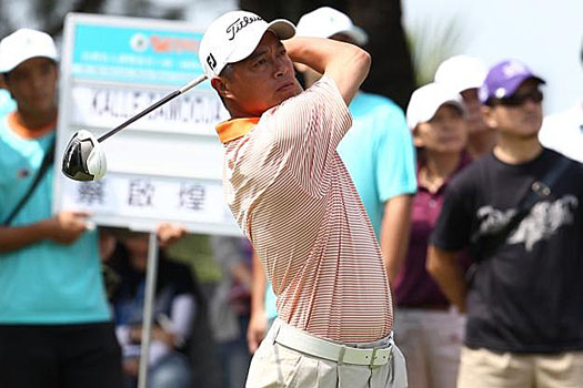 Birthday boy Tsai Chi-huang opens a six-shot lead