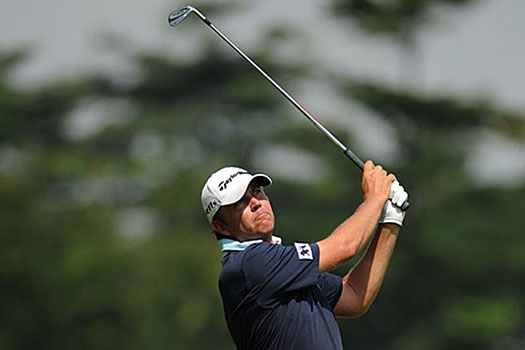 Bo Van Pelt shares the lead with Robert Garrigus