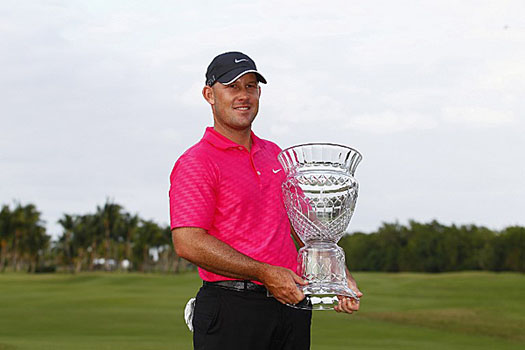 Scott Brown birdies the last for his first career victory on the PGA tour