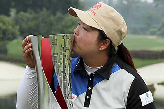 "I like to come from behind. I had no pressure at all today," Feng said